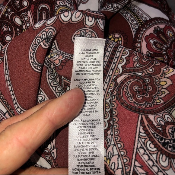 Chico’s Blouse Paisley Soft Pleats Long Sleeve Cuffs Gold Buttons Loose Fit - Picture 8 of 9